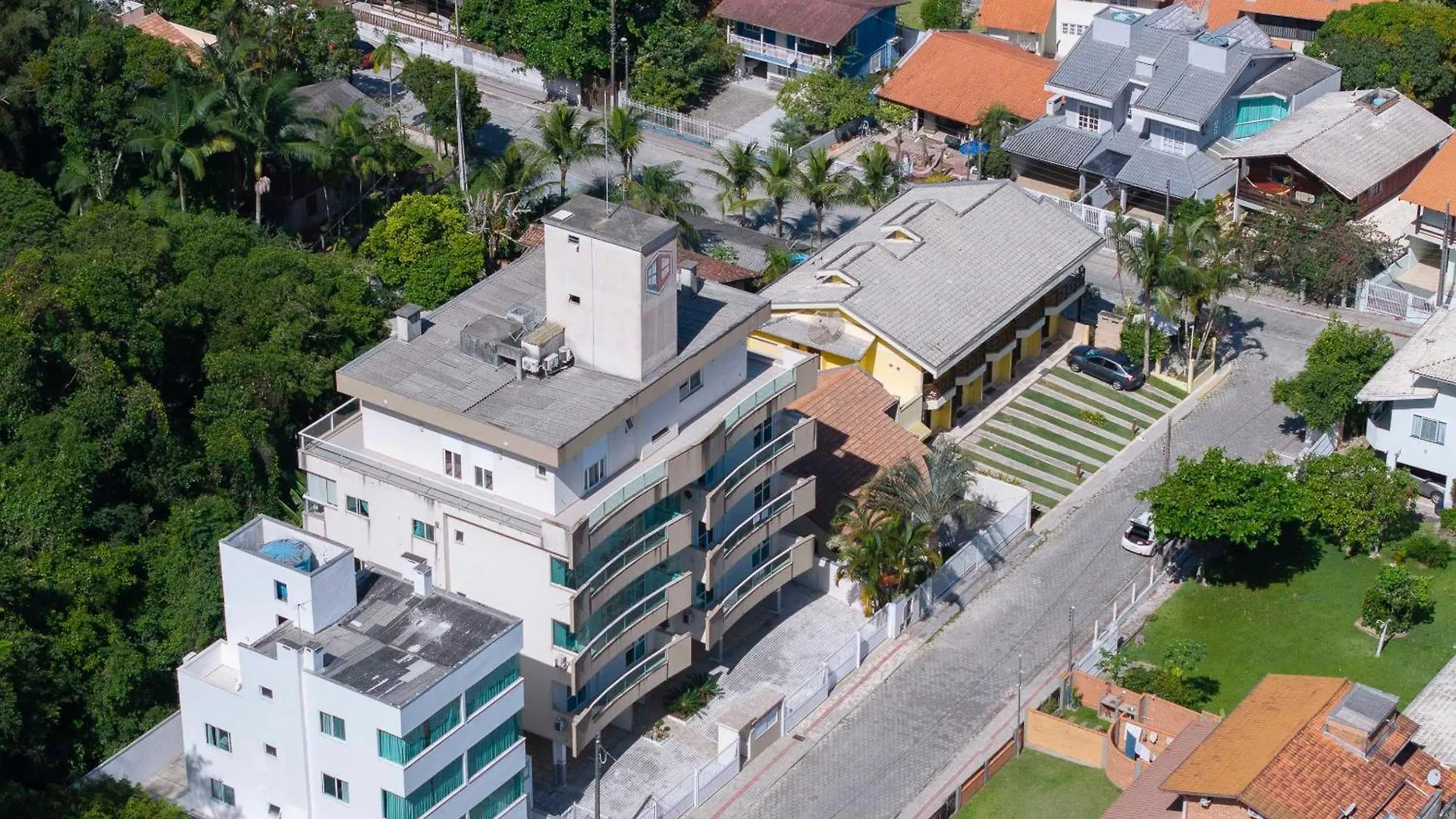 Appartement Apartamento A 150 Metros Da Praia Bombinhas Com 110M2 Natureza E Praia Juntos Apt Completo Pra Toda Familia Com Elevador #Uma Verdadeira Experiencia# Brazilië