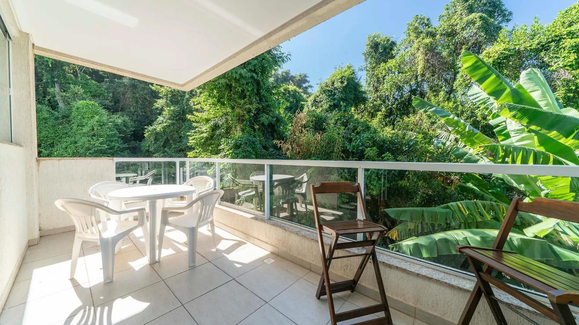 Apartamento A 150 Metros Da Praia Bombinhas Com 110M2 Natureza E Praia Juntos Apt Completo Pra Toda Familia Com Elevador #Uma Verdadeira Experiencia# 0*,