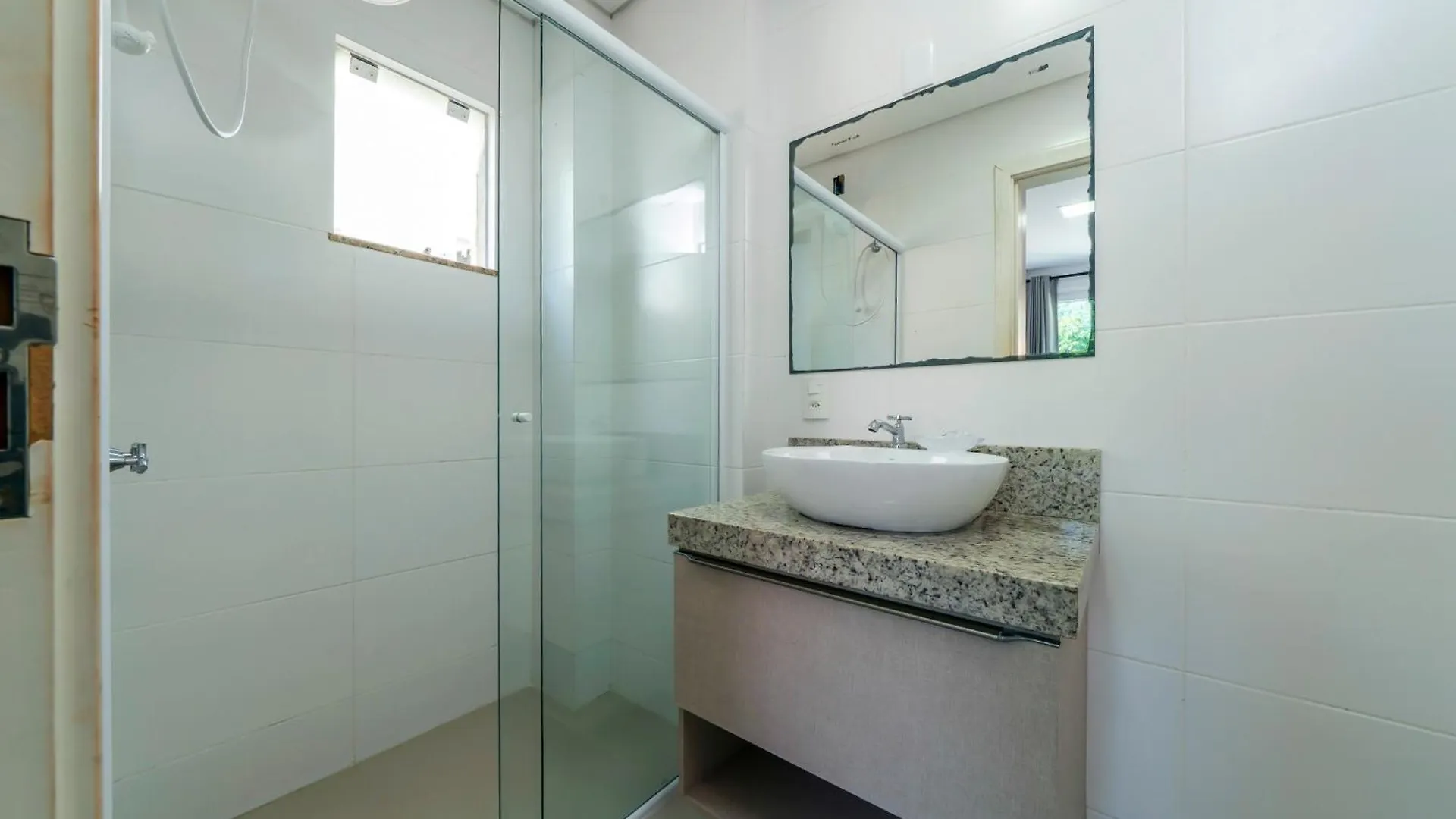 Apartamento A 150 Metros Da Praia Bombinhas Com 110M2 Natureza E Praia Juntos Apt Completo Pra Toda Familia Com Elevador #Uma Verdadeira Experiencia#