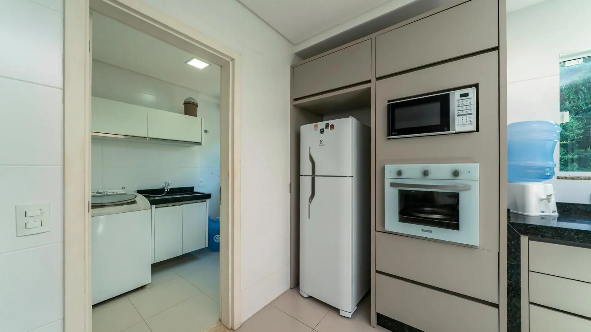 Apartamento A 150 Metros Da Praia Bombinhas Com 110M2 Natureza E Praia Juntos Apt Completo Pra Toda Familia Com Elevador #Uma Verdadeira Experiencia# 0*,