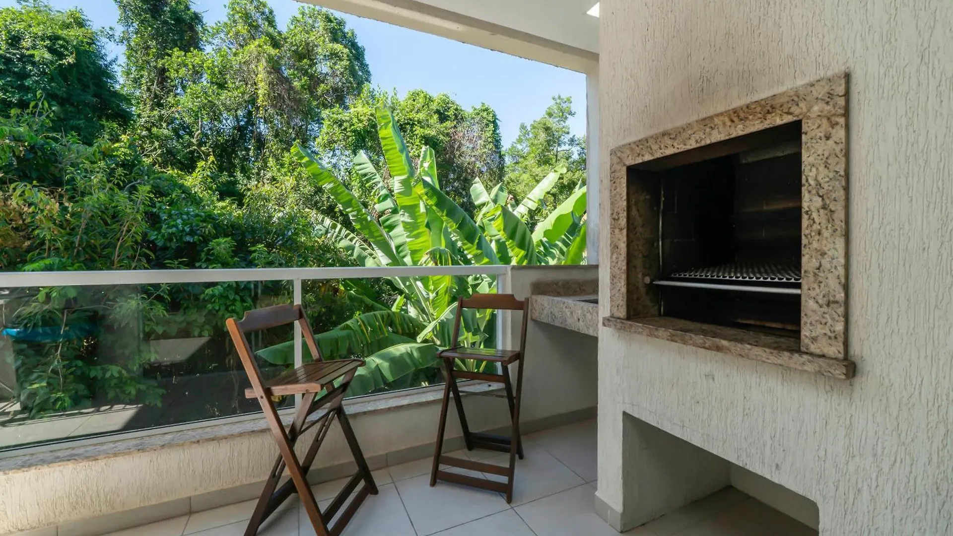 Apartamento A 150 Metros Da Praia Bombinhas Com 110M2 Natureza E Praia Juntos Apt Completo Pra Toda Familia Com Elevador #Uma Verdadeira Experiencia# Appartement