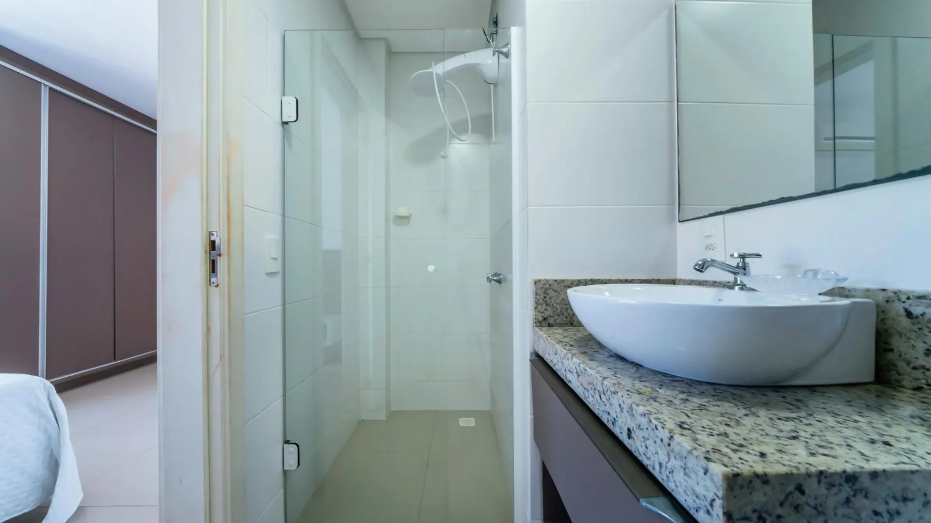 Apartamento A 150 Metros Da Praia Bombinhas Com 110M2 Natureza E Praia Juntos Apt Completo Pra Toda Familia Com Elevador #Uma Verdadeira Experiencia# Apartmán
