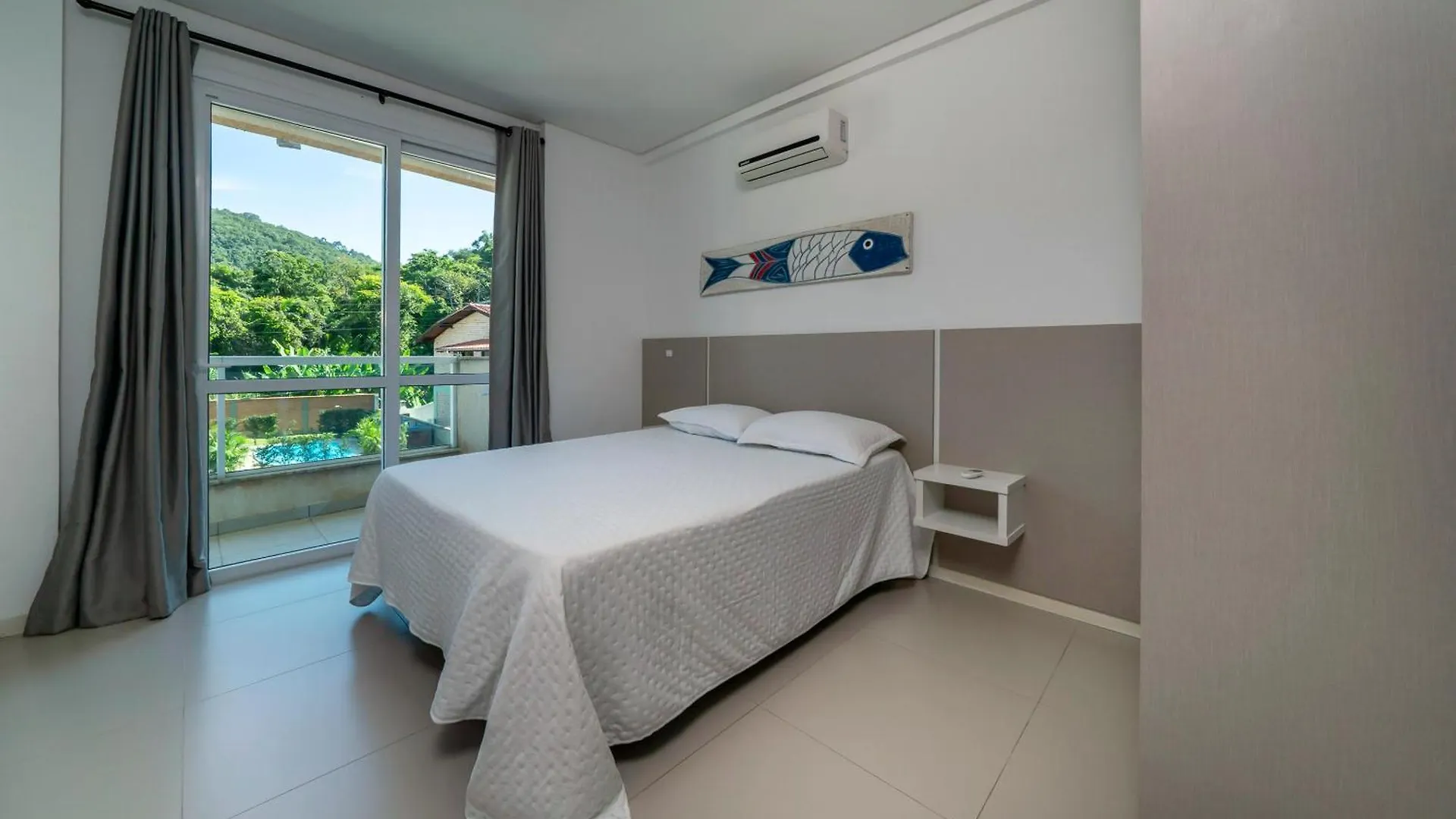 Apartamento A 150 Metros Da Praia Bombinhas Com 110M2 Natureza E Praia Juntos Apt Completo Pra Toda Familia Com Elevador #Uma Verdadeira Experiencia#