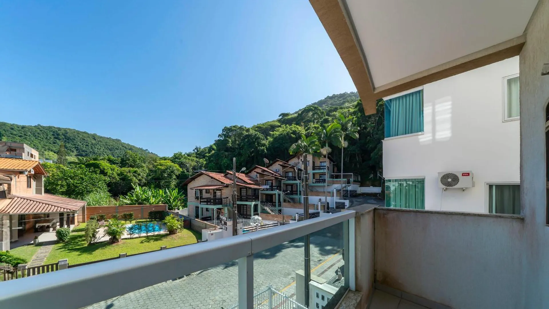 Apartamento A 150 Metros Da Praia Bombinhas Com 110M2 Natureza E Praia Juntos Apt Completo Pra Toda Familia Com Elevador #Uma Verdadeira Experiencia#