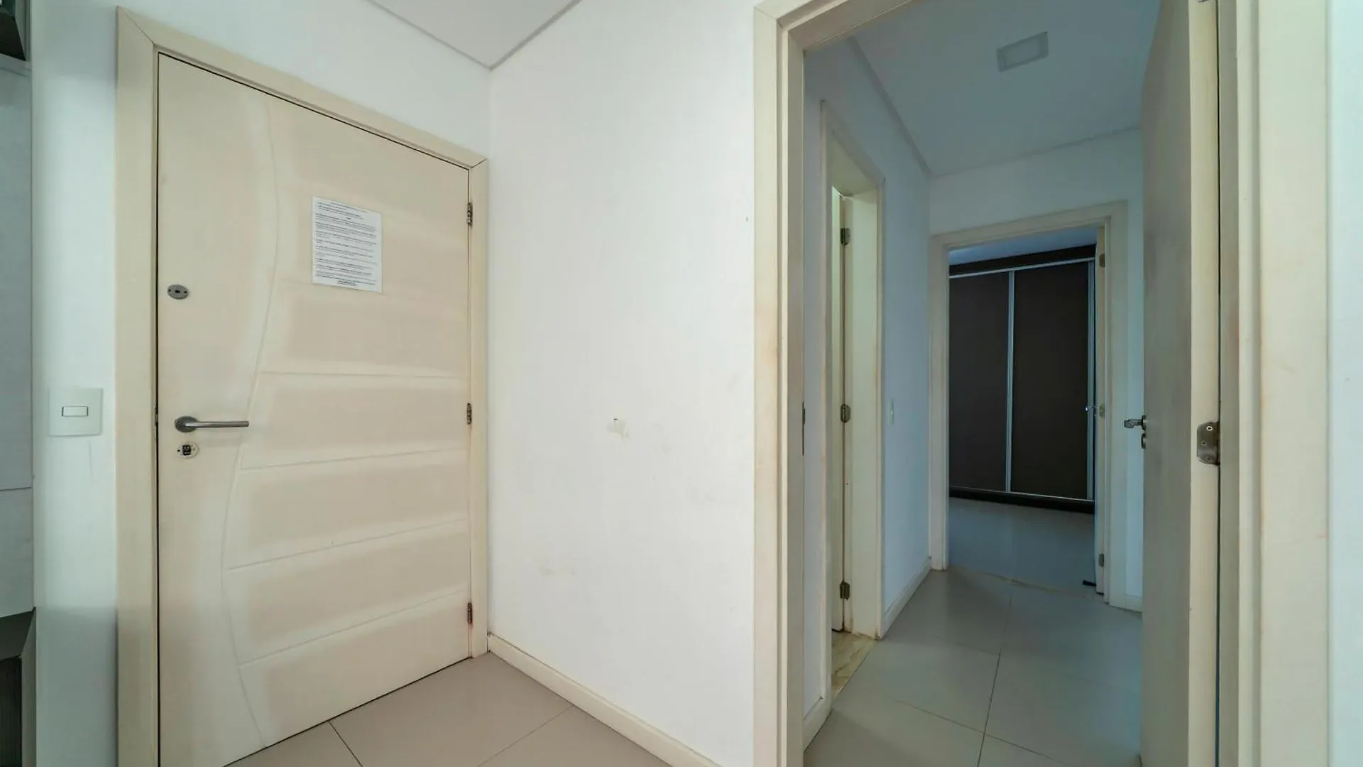Apartamento A 150 Metros Da Praia Bombinhas Com 110M2 Natureza E Praia Juntos Apt Completo Pra Toda Familia Com Elevador #Uma Verdadeira Experiencia# Apartmán