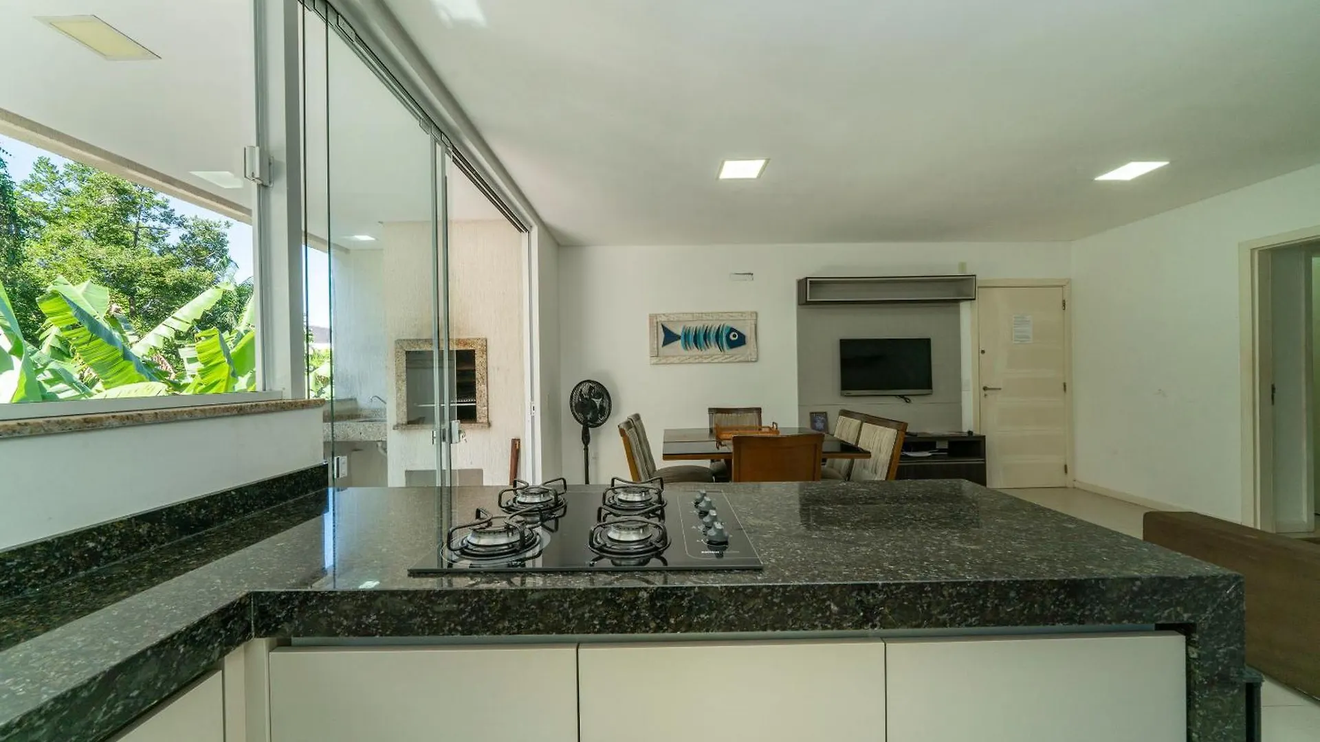 Apartamento A 150 Metros Da Praia Bombinhas Com 110M2 Natureza E Praia Juntos Apt Completo Pra Toda Familia Com Elevador #Uma Verdadeira Experiencia#
