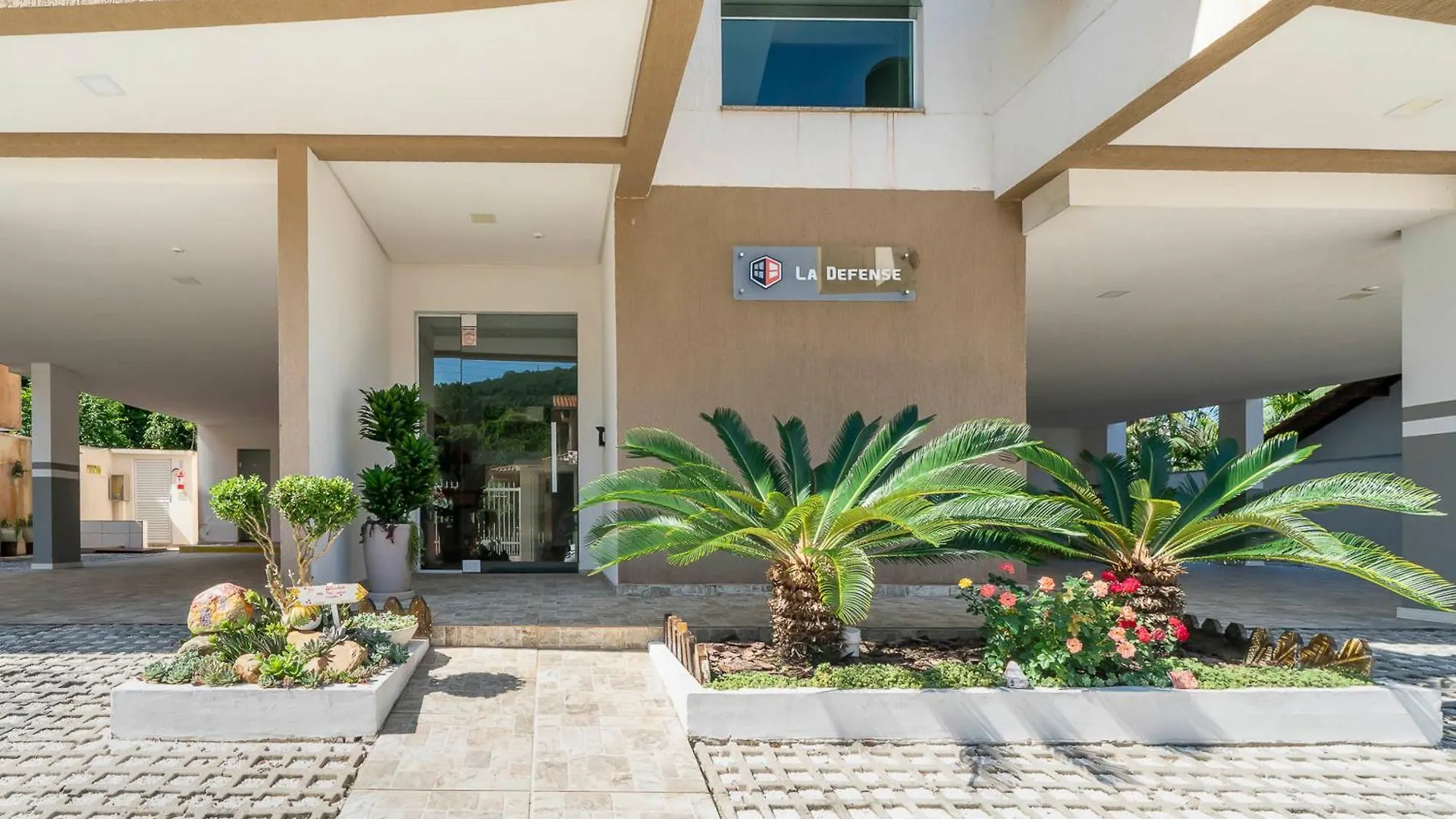 Apartamento A 150 Metros Da Praia Bombinhas Com 110M2 Natureza E Praia Juntos Apt Completo Pra Toda Familia Com Elevador #Uma Verdadeira Experiencia#
